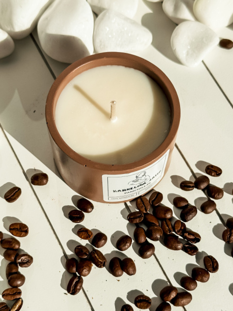 ŚWIECA KARMELOWA LATTE - ŚREDNIA 150 ML ŚWIECA KARMELOWA LATTE - ŚREDNIA 150 ML